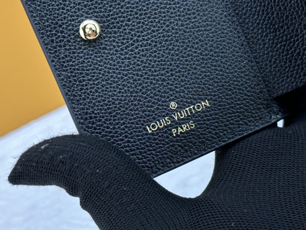 LVコピーウォレット素材ディテール